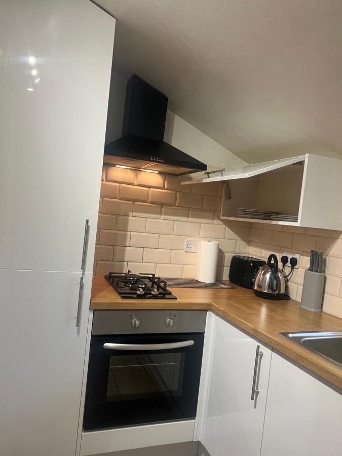 Large Modern Studio Flat Apartment ลอนดอน ภายนอก รูปภาพ