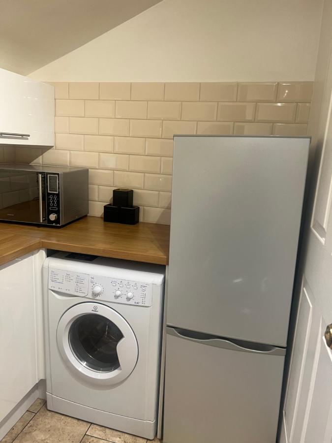 Large Modern Studio Flat Apartment ลอนดอน ภายนอก รูปภาพ